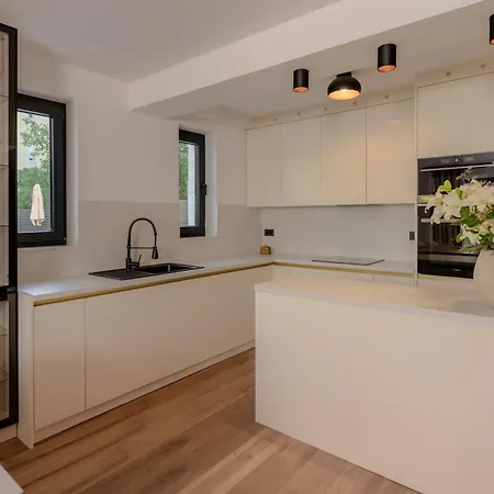 Apartment Isabel Opatija - Luxury With Pool & Sea View Opatija