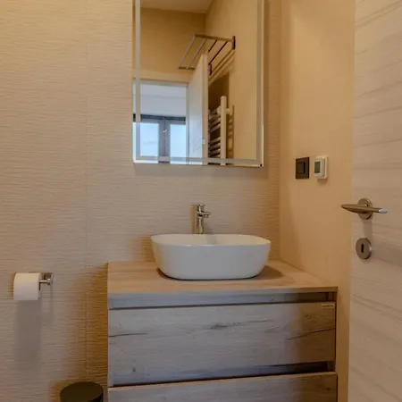 Isabel Opatija - Luxury With Pool & Sea View Apartment *