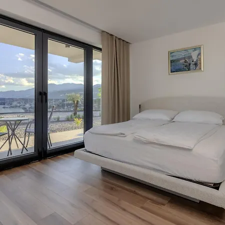 شقة Isabel - Luxury With Heated Pool & Sea View