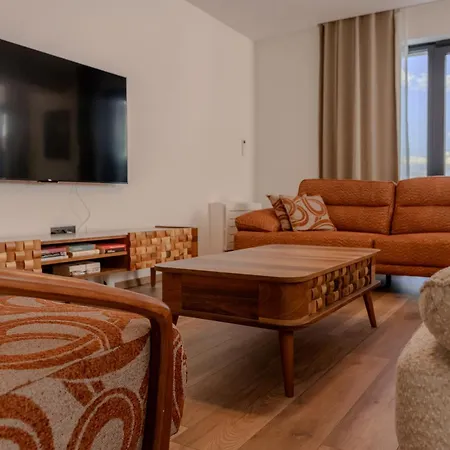 شقة Isabel Opatija - Luxury With Pool & Sea View أوباتيا