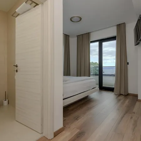 Isabel Opatija - Luxury With Pool & Sea View شقة *