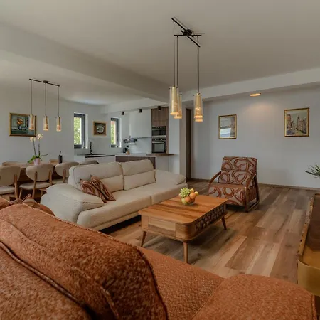 شقة Isabel Opatija - Luxury With Pool & Sea View