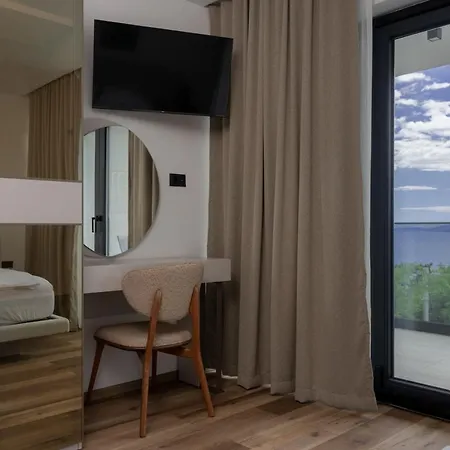 Isabel Opatija - Luxury With Pool & Sea View شقة أوباتيا