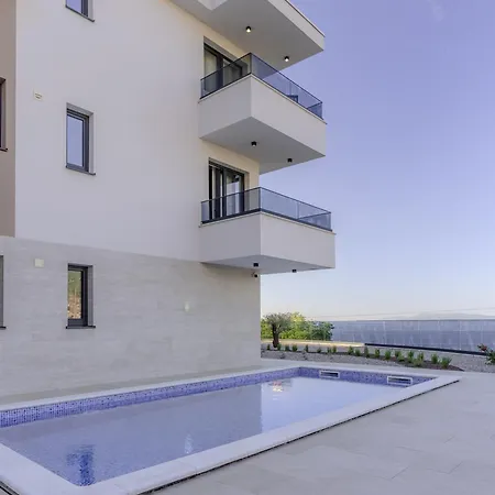 شقة Isabel Opatija - Luxury With Pool & Sea View *