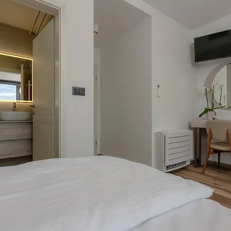 شقة Isabel - Luxury With Heated Pool & Sea View