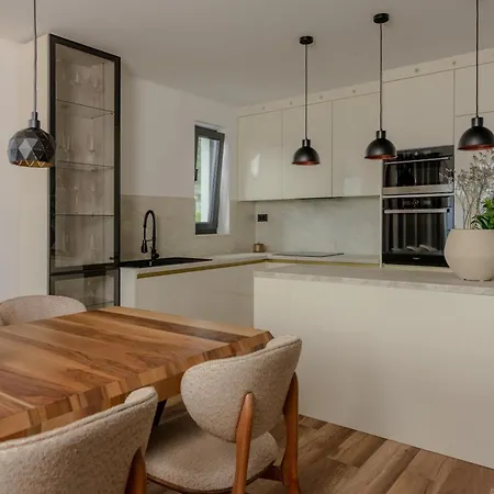 Apartment Isabel Opatija - Luxury With Pool & Sea View Opatija
