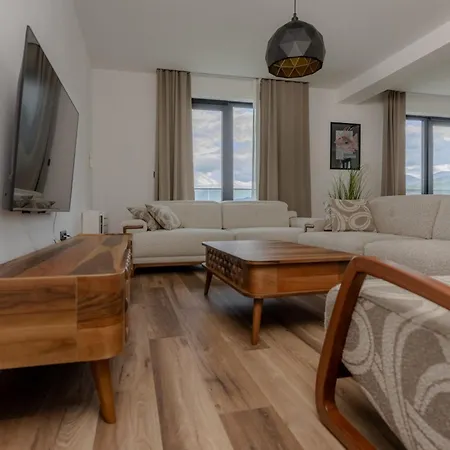 شقة Isabel Opatija - Luxury With Pool & Sea View