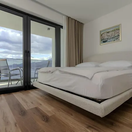 Isabel Opatija - Luxury With Pool & Sea View Apartment Opatija
