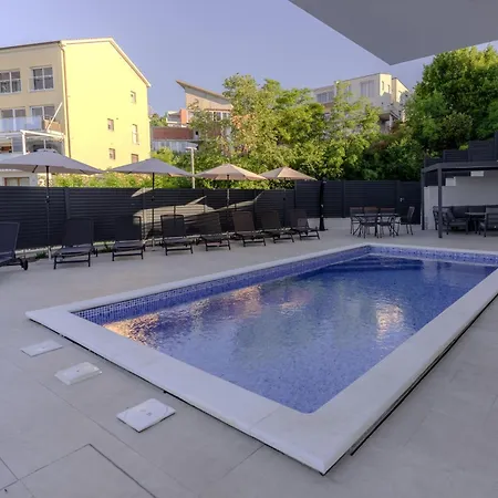 شقة Isabel Opatija - Luxury With Pool & Sea View أوباتيا