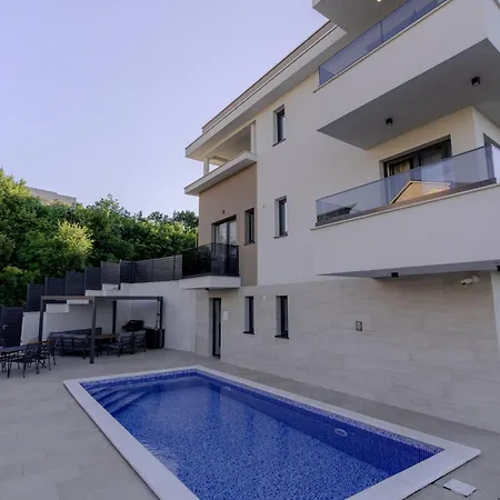 شقة Isabel Opatija - Luxury With Pool & Sea View *